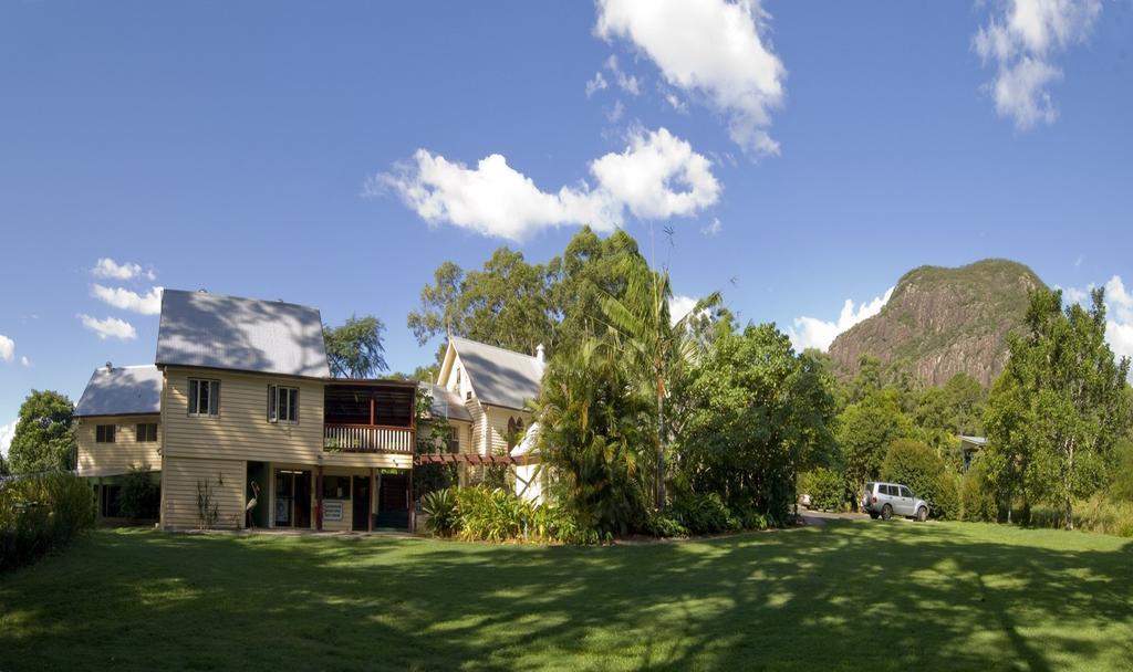 Glass House Mountains Ecolodge מראה חיצוני תמונה