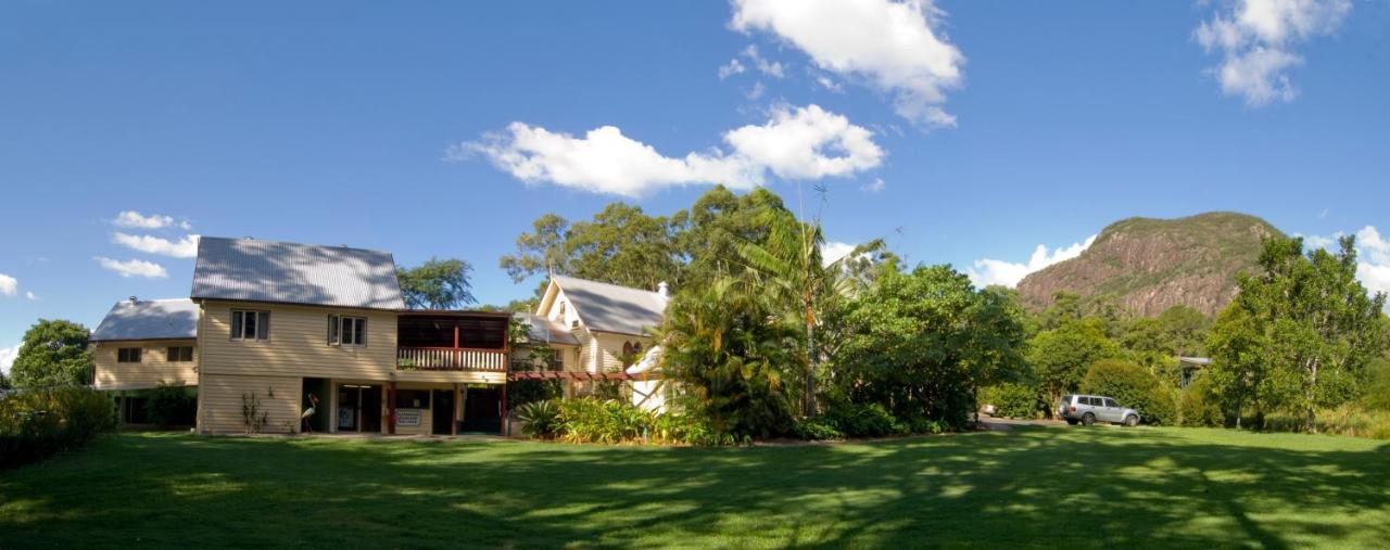 Glass House Mountains Ecolodge מראה חיצוני תמונה